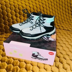 Adventuridge  Ladies Hiking Boots